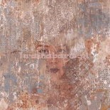 Tapeta betonowa ściana kolaż twarz kobiety w spokojnych fioletach