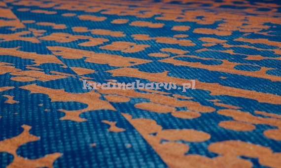 Nowoczesna geometryczna połyskująca tapeta w czerno złocista w stylu Art  Deco