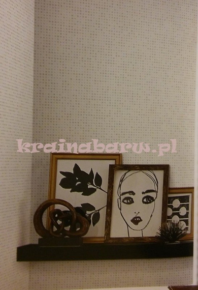 Nowoczesna tapeta w srebrne rozmyte kropki kropeczki na białym tle