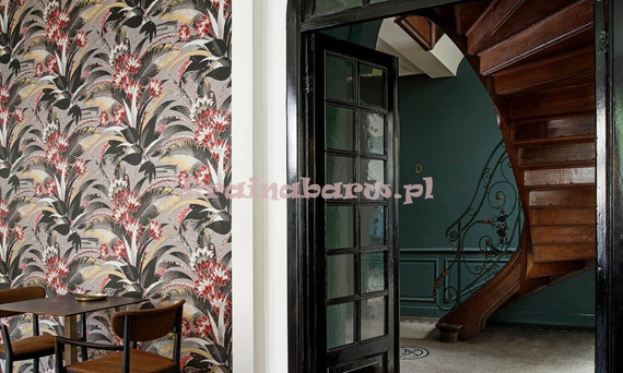 Tapeta z dużym wzorem liści i kwiatów  w szarościach czerni  czerwieni  w stylu Art-deco